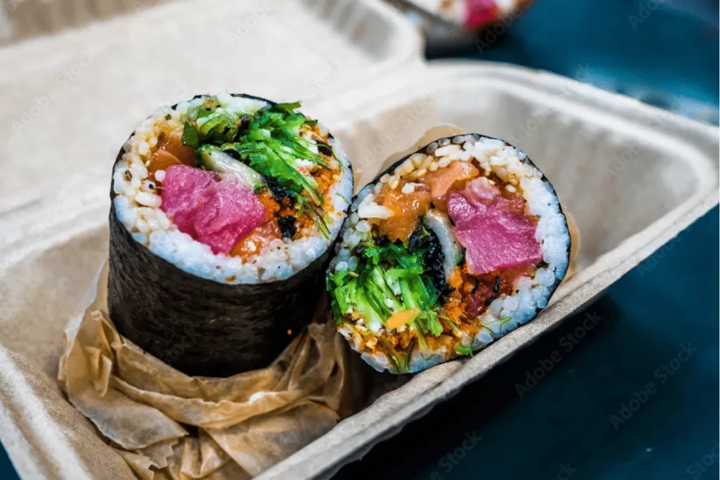 Delicie-se com as criações populares do Sushi Burrito - Uma seleção apetitosa de enrolados com diversos recheios e molhos irresistíveis.